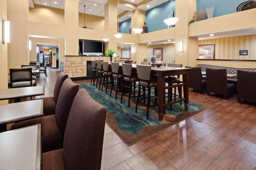 Hampton Inn & Suites Agoura Hills Exterior photo