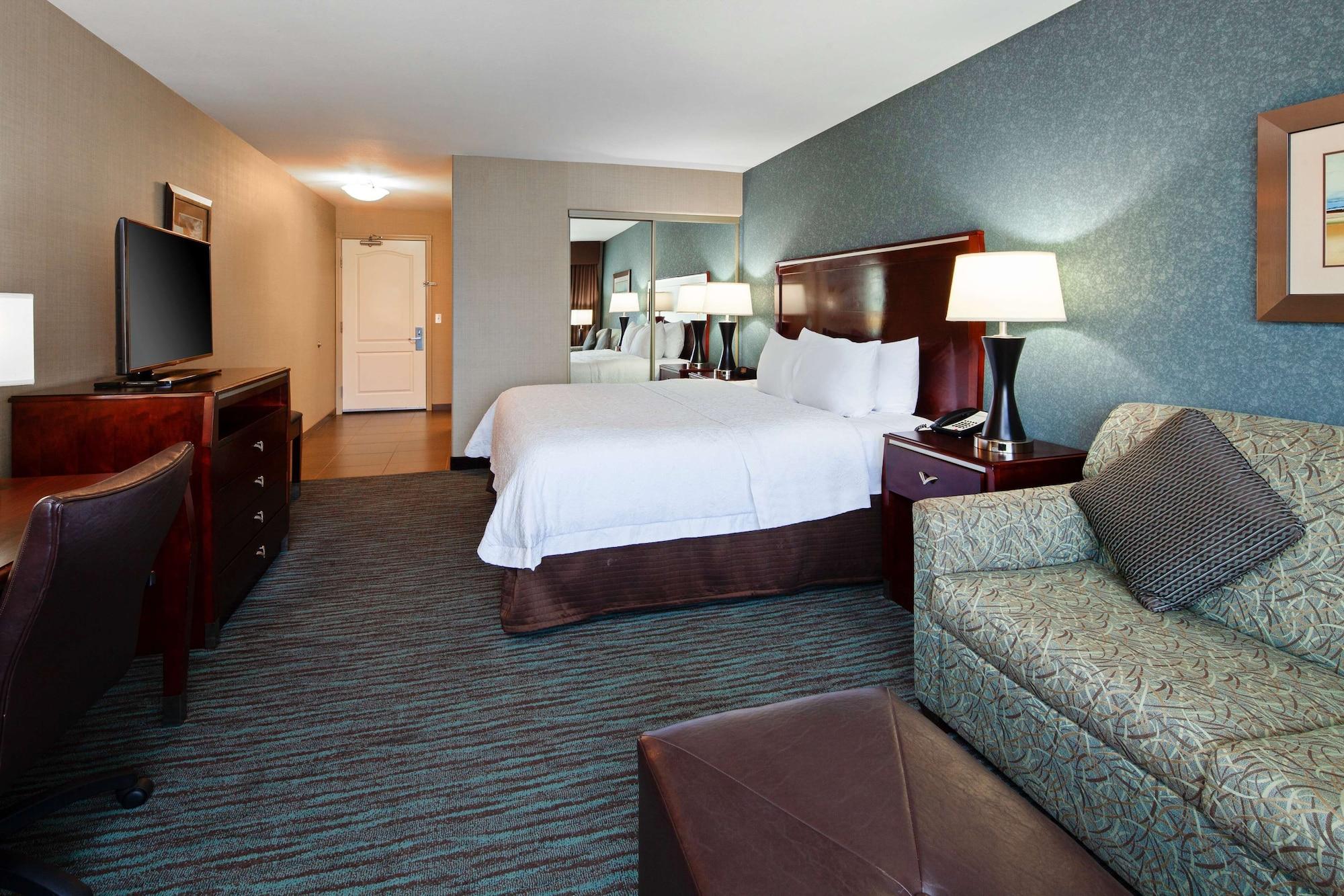 Hampton Inn & Suites Agoura Hills Exterior photo