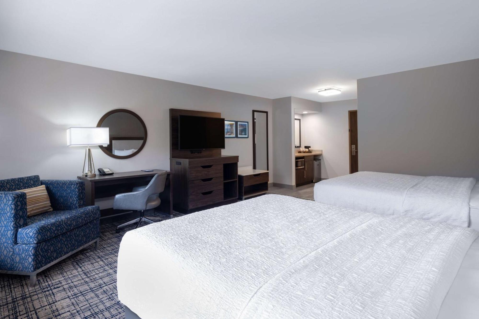 Hampton Inn & Suites Agoura Hills Exterior photo