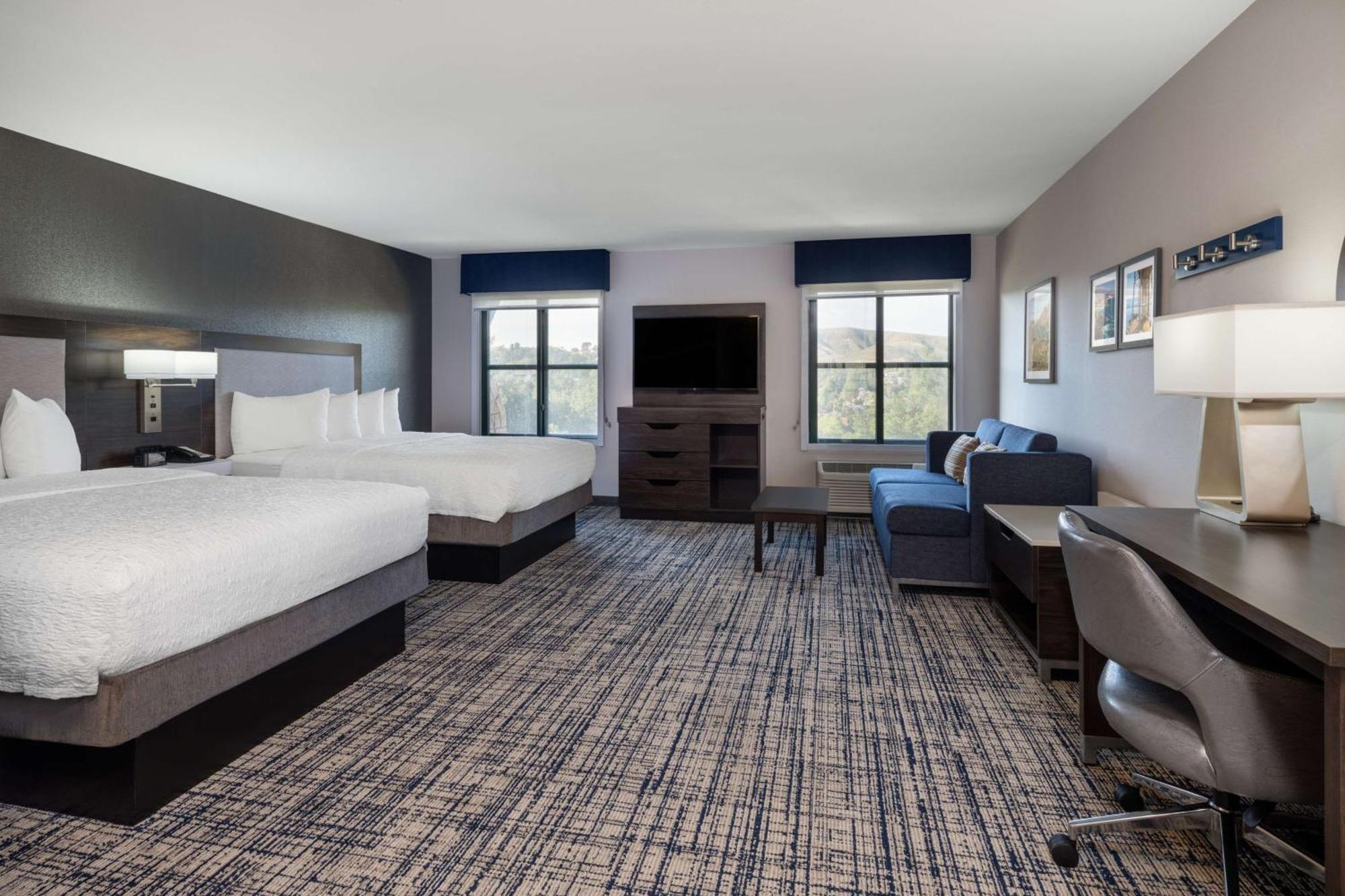Hampton Inn & Suites Agoura Hills Exterior photo