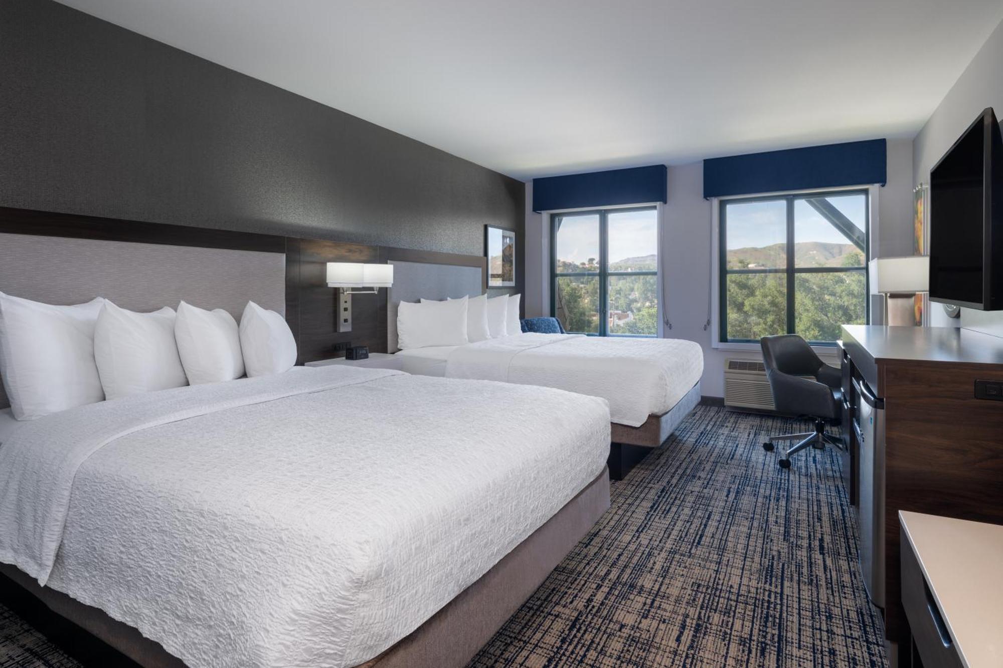 Hampton Inn & Suites Agoura Hills Exterior photo