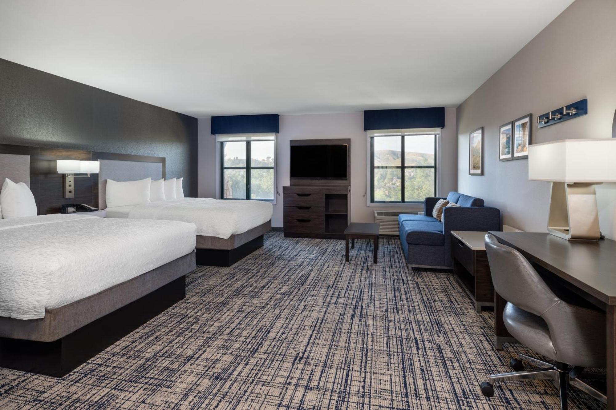 Hampton Inn & Suites Agoura Hills Exterior photo