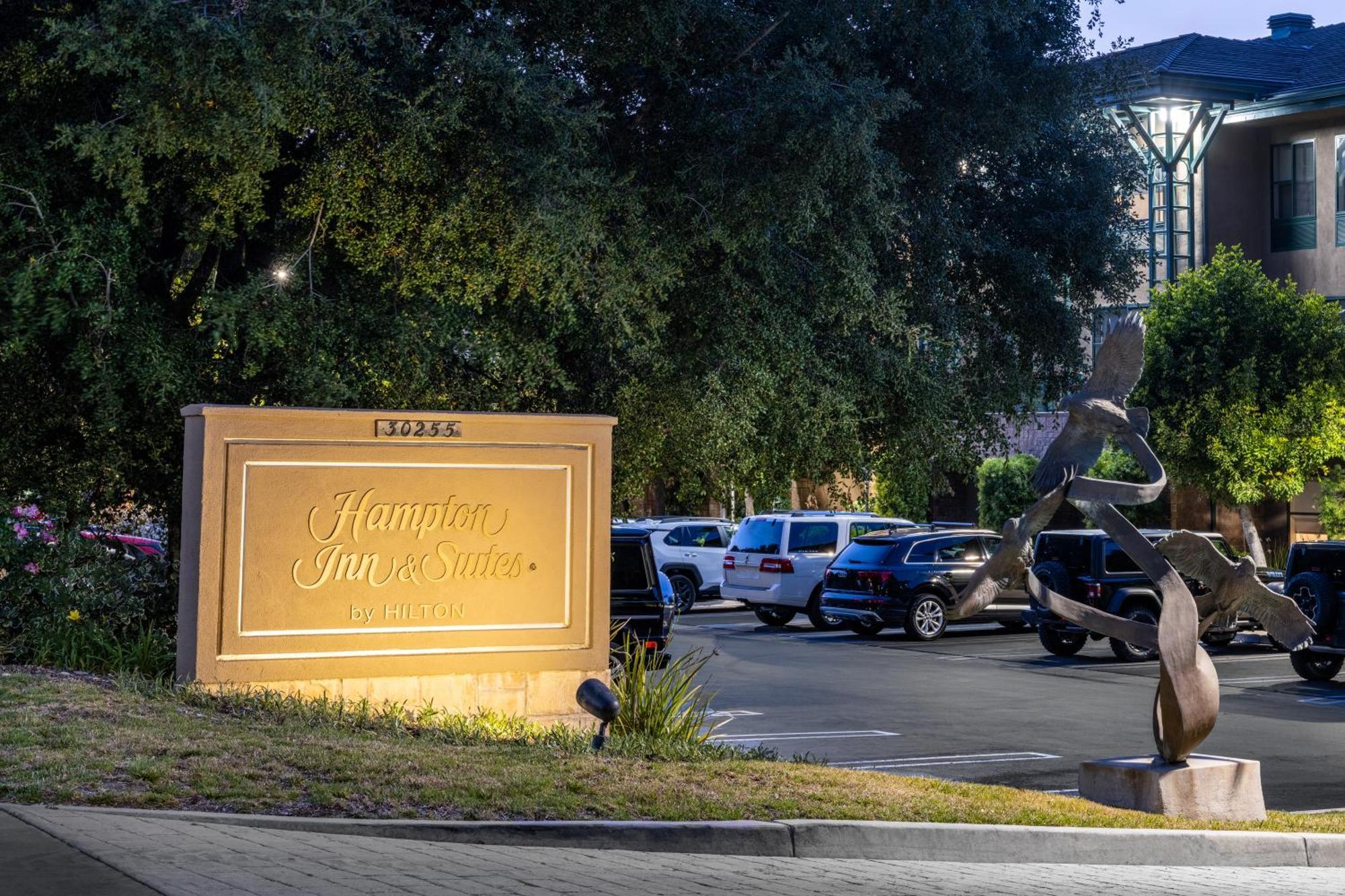 Hampton Inn & Suites Agoura Hills Exterior photo