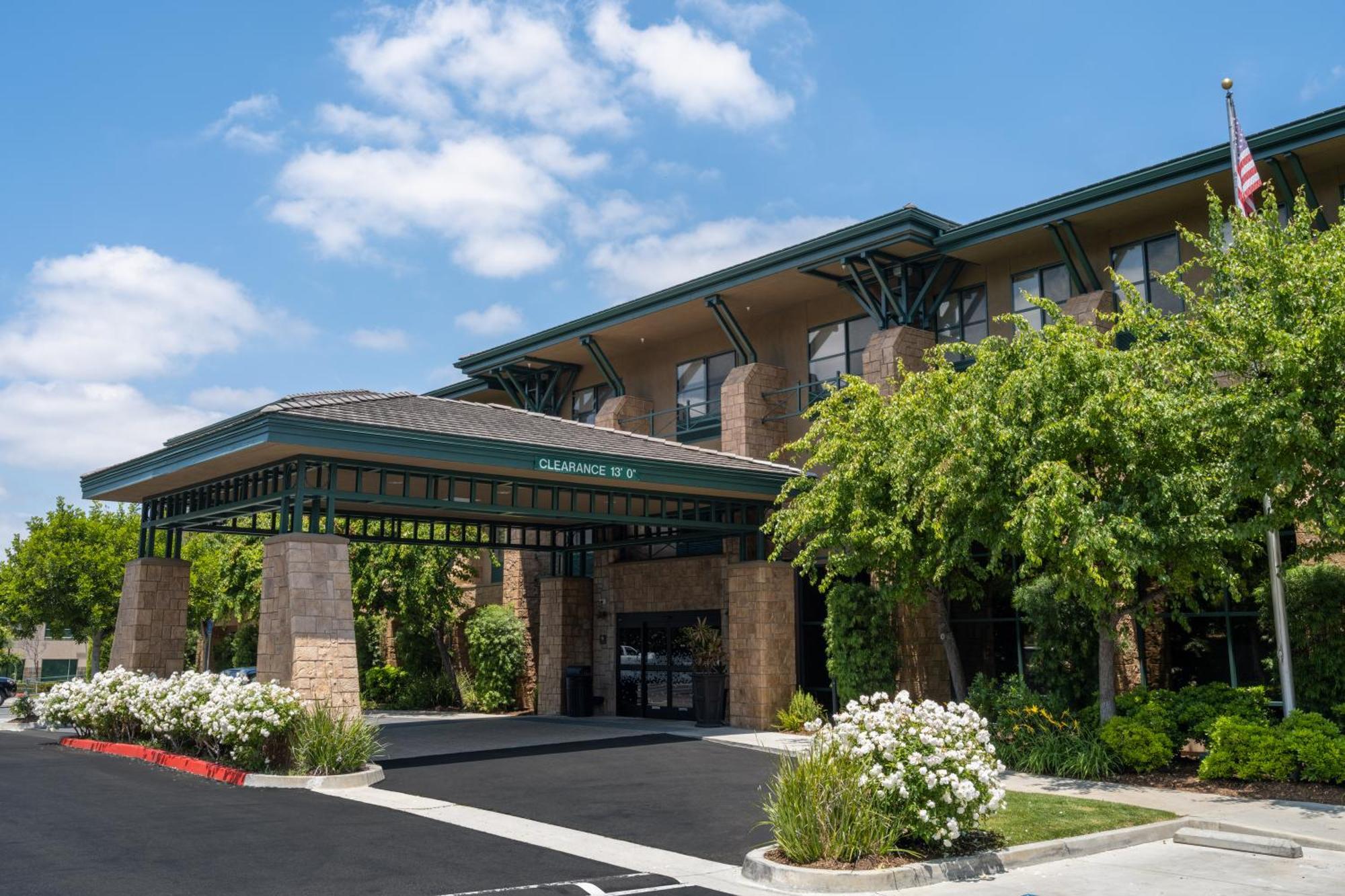 Hampton Inn & Suites Agoura Hills Exterior photo